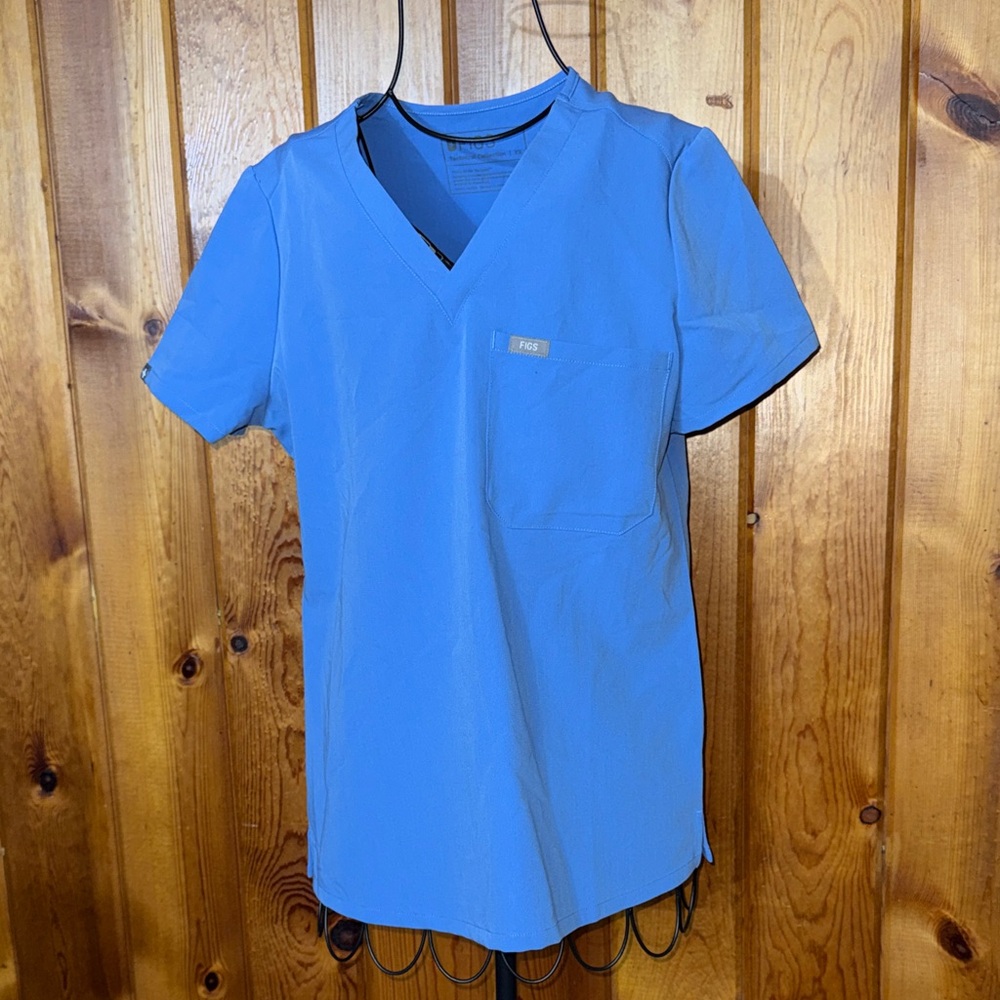 Figs V-Neck Short Sleeve Tee Figs Catarina One Pocket Scrub Top Light Blue XS - Picture 2 of 10